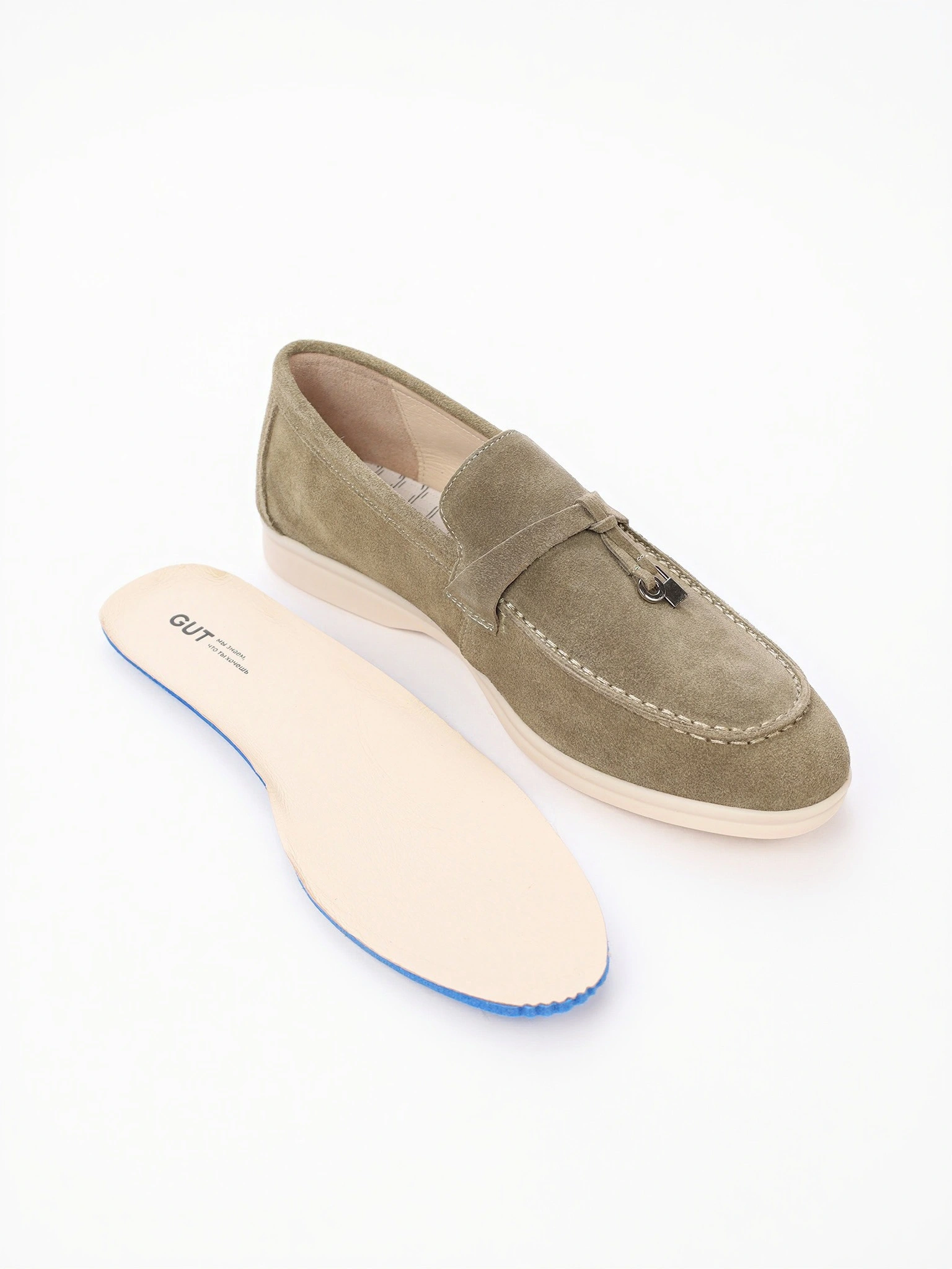 Туфли-лоферы оливкового цвета на низкой подошве